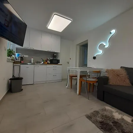 Apartmanhouse4you شقة Gyenesdiás